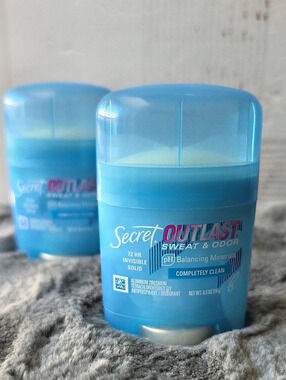 Secret Outlast Sweat & Odor Invisible Solid Invisible Solid Deodorant 2-Pack